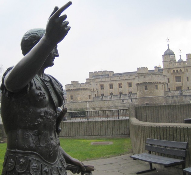 20060317_london_roman_wall_012trajun_with_tower_of_london